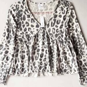 Livi by Olivia Rae ULTRA SOFT Animal Print Long Sleeve Top Size Small